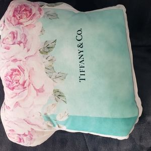 Decorative pillow